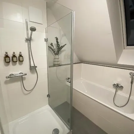 Oasis: Close To Munich - 4 Bedrooms - Kitchen *