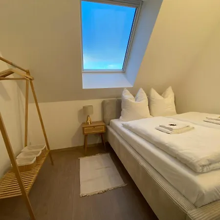 Oasis: Close To Munich - 4 Bedrooms - Kitchen Apartment