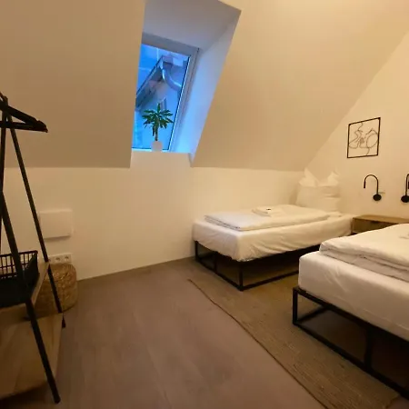 Apartment Oasis: Close To Munich - 4 Bedrooms - Kitchen