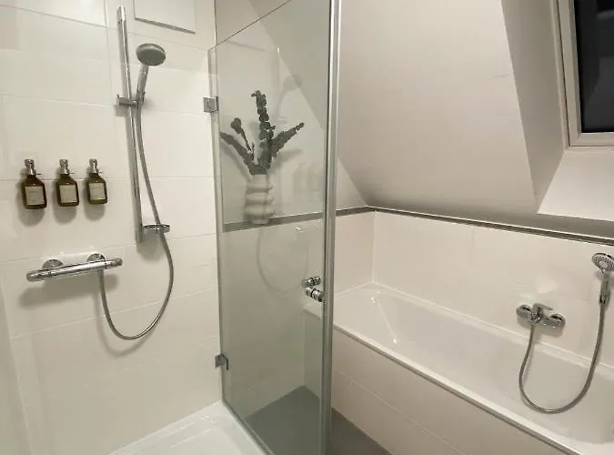Oasis: Close To Munich - 4 Bedrooms - Kitchen *
